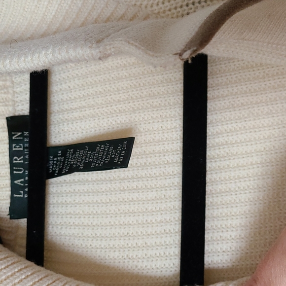 Sweater - Picture 2 of 4